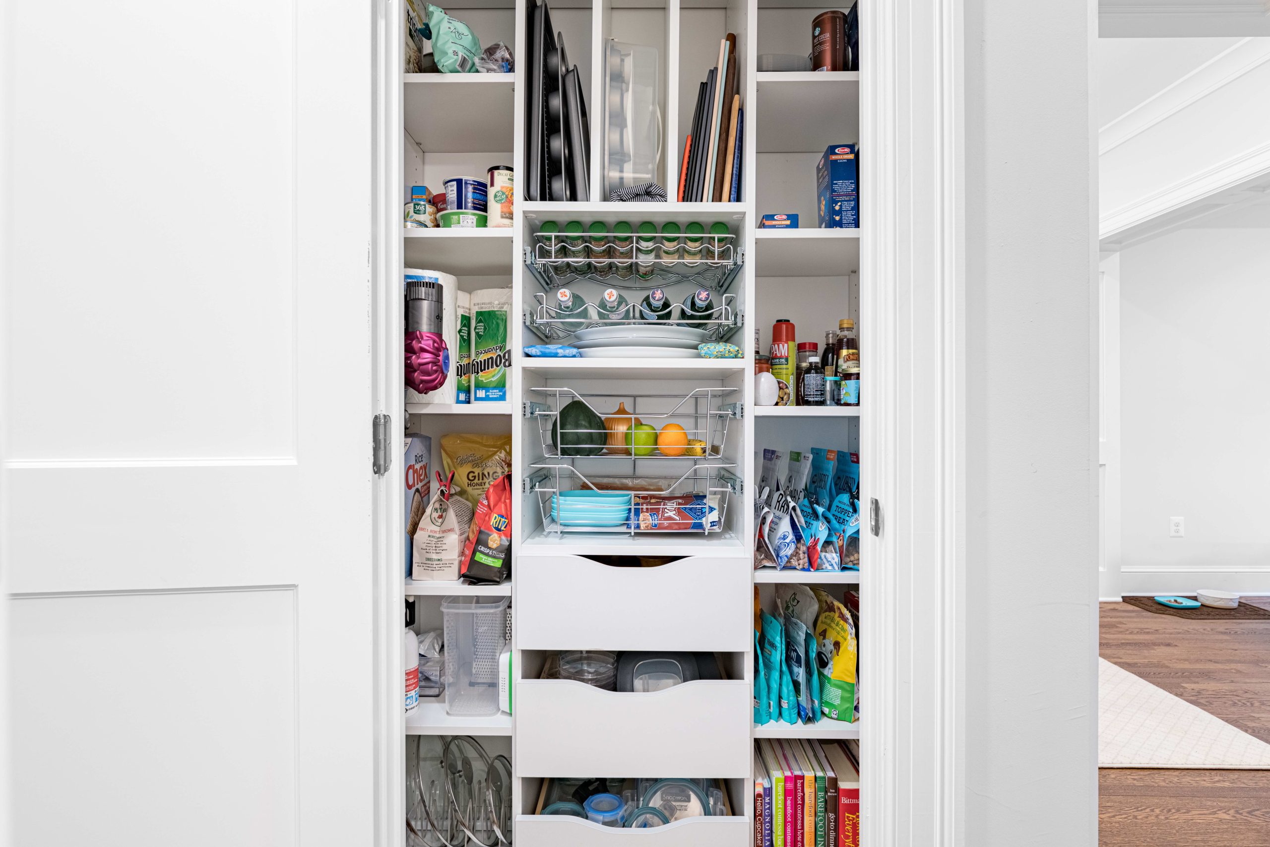 Craft closet design Image of a craft closet design for crafters