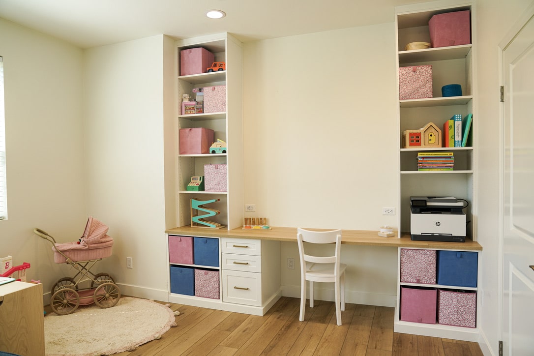 Kids bookshelf